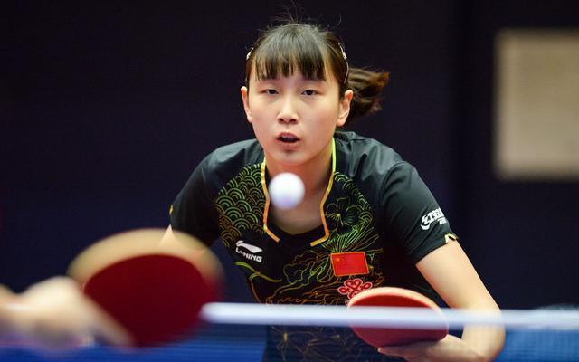 展现出其稳 展现出其稳