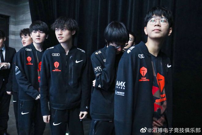 手实力都不 手实力都不